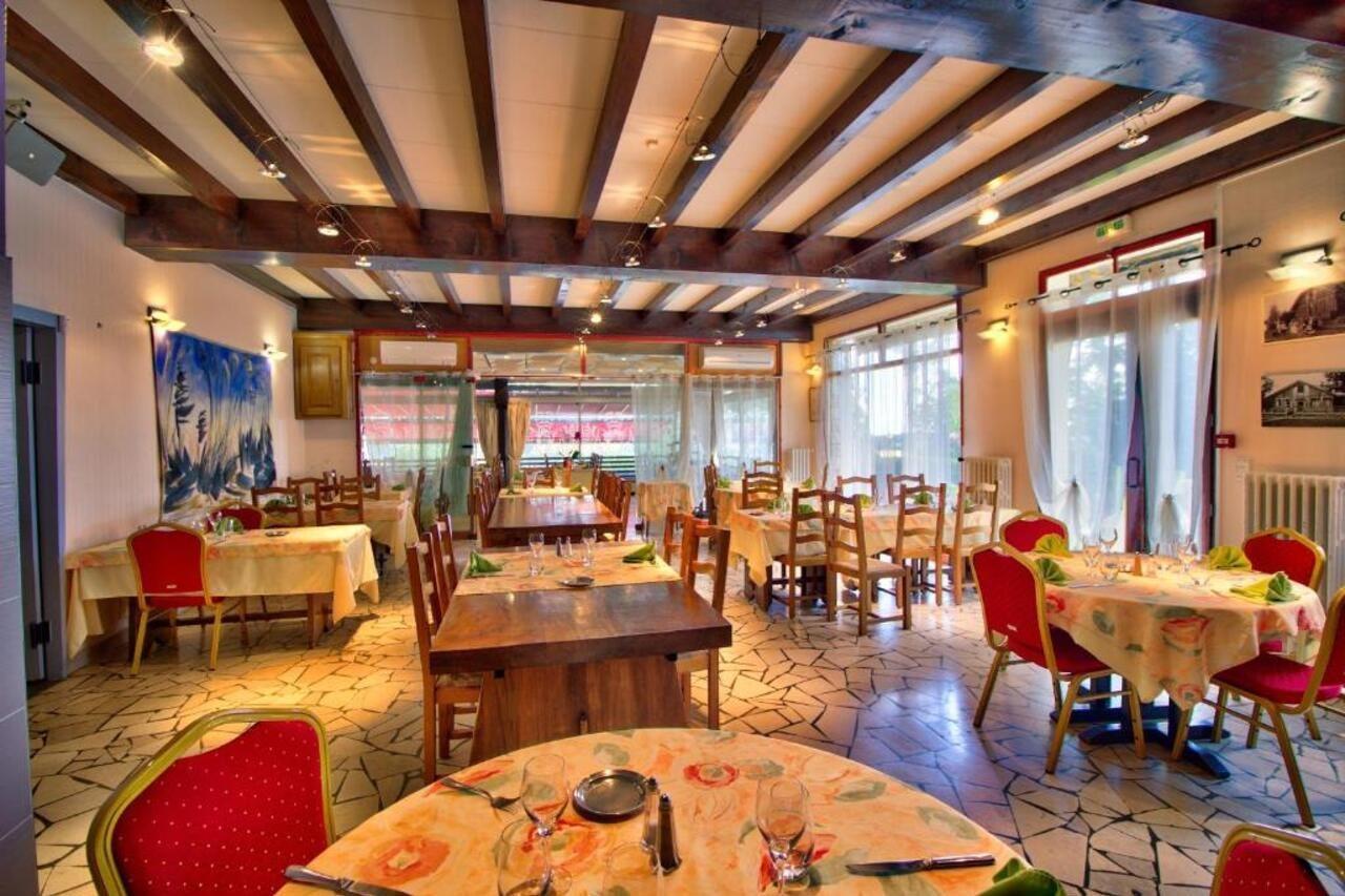 Logis Hotel Restaurant Le Chalet Du Mont Roland Sampans Ngoại thất bức ảnh
