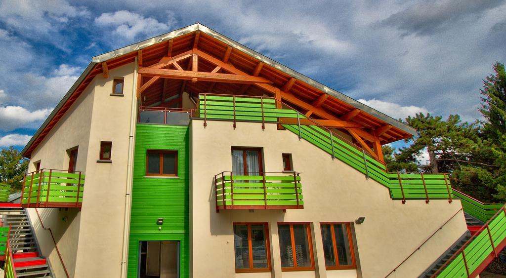 Logis Hotel Restaurant Le Chalet Du Mont Roland Sampans Ngoại thất bức ảnh